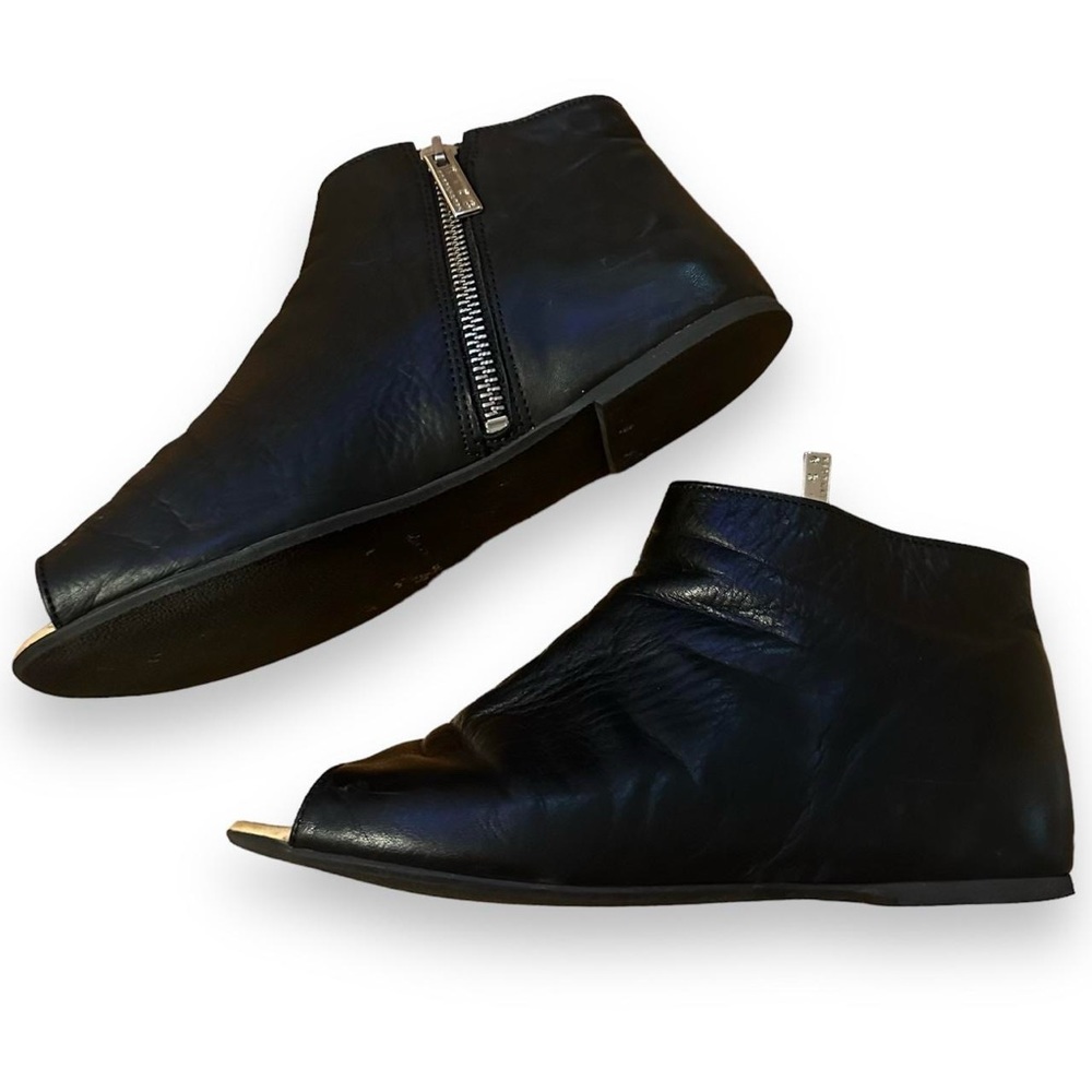 Dico Copenhagen Black Leather Open Toe Flats Sandals